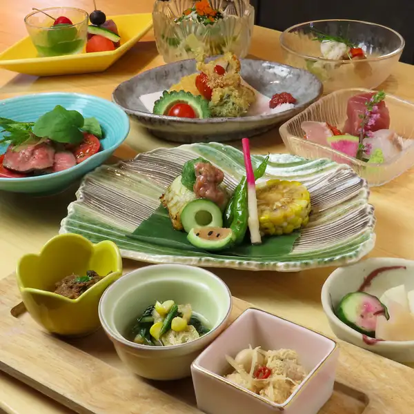【大切な記念日・接待に】旬の厳選食材とお肉を味わい尽くす贅沢なコース