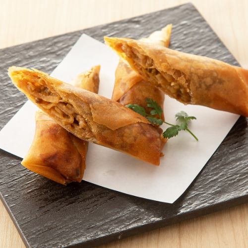 Fried spring rolls with mustard lotus root