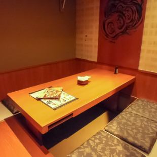 The private room for 6 people is also used for joint party, company department drinking, girls 'association, moms' association.