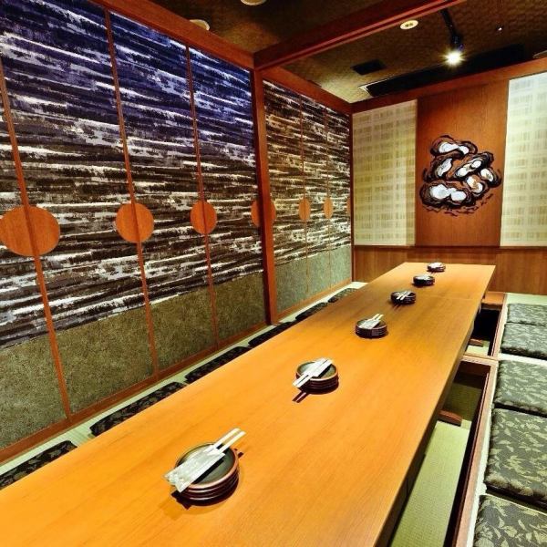 当店は16名個室や24名個室を完備!ご要望により大きな個室で社会的距離感を保ちながら少人数での宴会承ります。最大32名の個室で15名での宴会などでお客様より安心とのご好評を頂けております。お席は2名～ご利用可能。