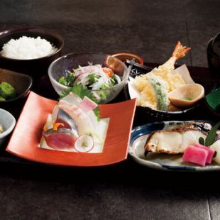 【江戶町禦膳】超值套餐，包含刺身、天婦羅、烤魚、沙拉，甚至還有甜點，2023日元