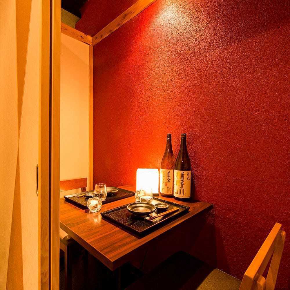 A completely private room with a door is available from 2 people!