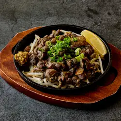 はかた地鶏もも肉の丸ごと炭火焼き