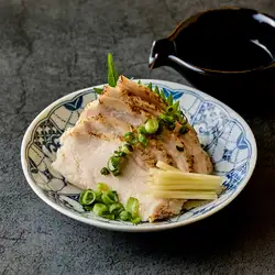 阿波尾鶏むねタタキ ～すだちポン酢～