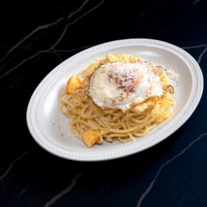 目玉焼きのスパゲッティナポリ風