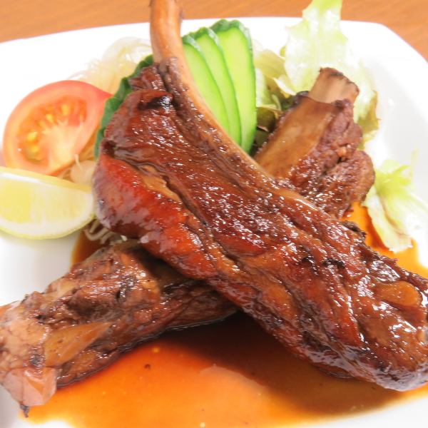 【万々の魚貴名物！熟成スペアリブ】