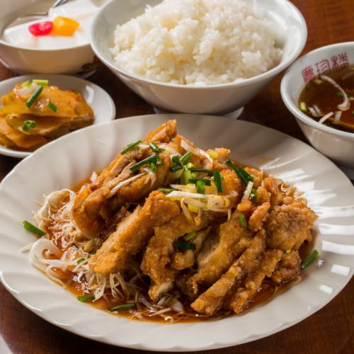 A hearty meal! Popular for business lunches: "Weekly Set Meal"