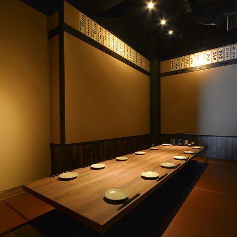 全席個室で寿司食べ放題を楽しむ。本格寿司食べ放題コース4800円