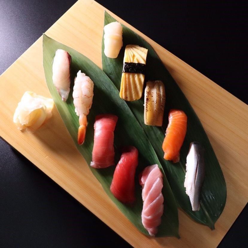 全席個室で寿司食べ放題を楽しむ。本格寿司食べ放題コース4800円