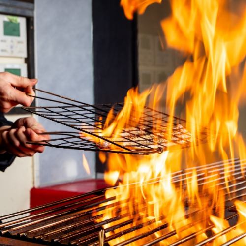 大膽的稻草燒烤法能充分激發食材的真正風味。
