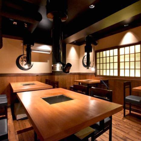 The interior is based on brown color, and the downlight creates an atmosphere.There is a calm modernity that you cannot think of as a Genghis Khan shop.There are counter seats and table seats, and it is a space that can be enjoyed by one person, family and friends.If you have a request, please make a reservation by request reservation.Non-smoking inside the store from April 1