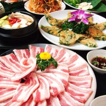 辣椒限定☆90分鐘無限暢飲五花肉＆餃子火鍋套餐4,400日元（含稅）