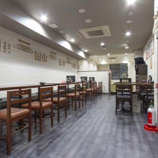 2名様から60名様まで対応可能。3階フロア。最上階の3階では隠れ家気分でお楽しみいただけます。もちろん宴会にも◎