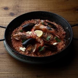 鶏とキノコのチーズパエリア