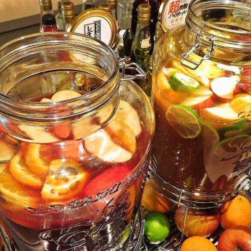 We also offer homemade sangria. Made with various pickled fruits and homemade ingredients, it is very popular with women.