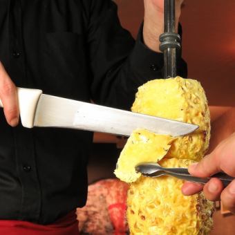 【歓送迎会・宴会に】本格シュラスコ20種食べ放題｜4種の生ビール含む80種飲み放題2時間6,000円