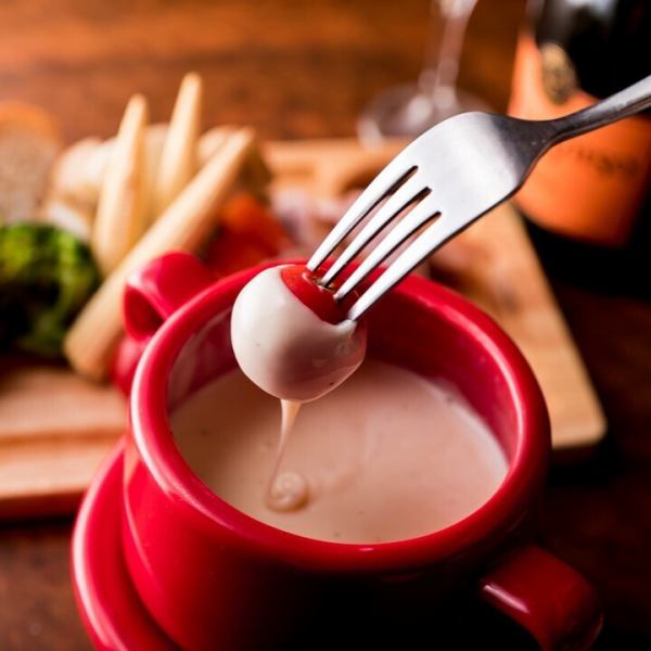 お肉は勿論アラカルト料理も豊富に取り揃え♪