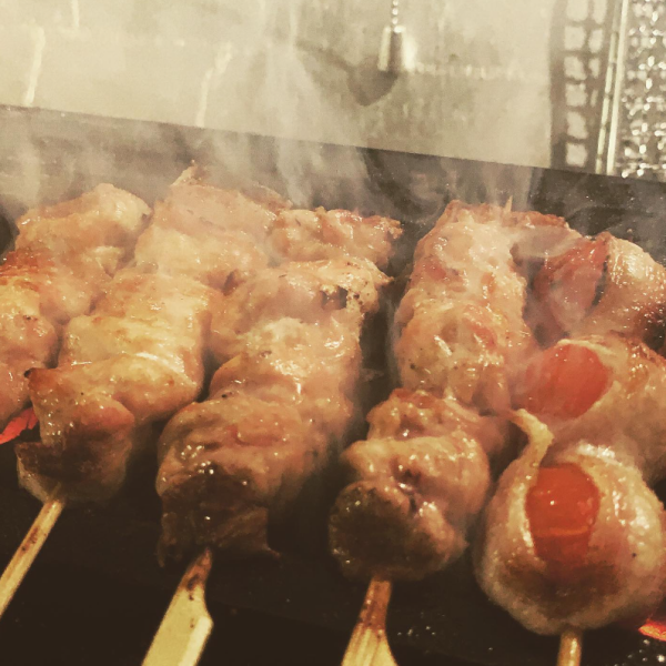 We offer a wide variety of our proud ``Yakitori'' that is carefully grilled one by one!It also goes great with alcohol◎