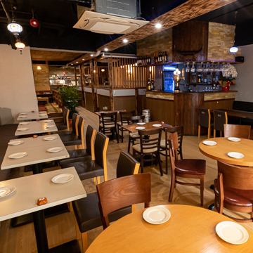 駅から徒歩10分、夜遅くまででも安心です。みんなで楽しく盛り上がれるお席となっております♪