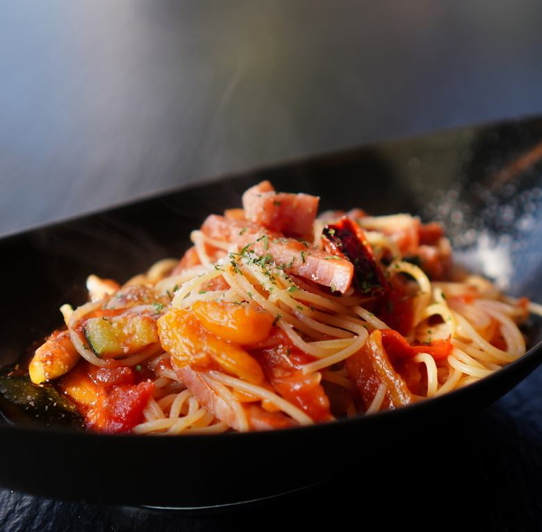 Bacon and grilled vegetable tomato sauce