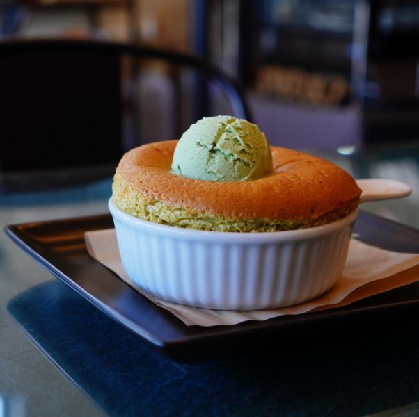 12月1日より⇒【ピスタチオとチョコのスフレ】