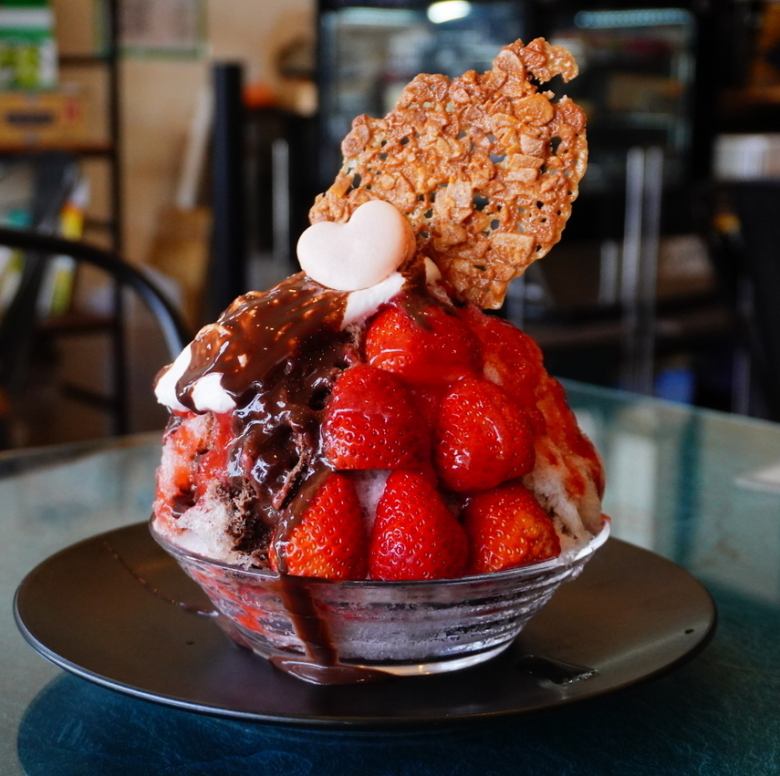 2日前完全予約制⇒かき氷【あまおうのザッハトルテ】