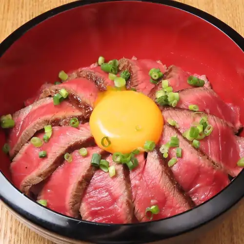 能登牛ローストビーフ丼/本マグロねぎとろ丼
