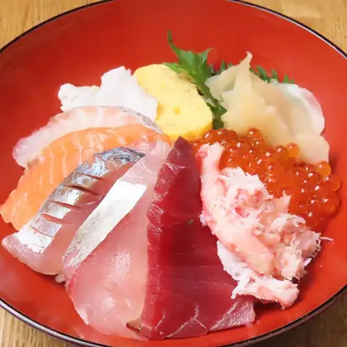 当店ランチ1番人気「海鮮丼」