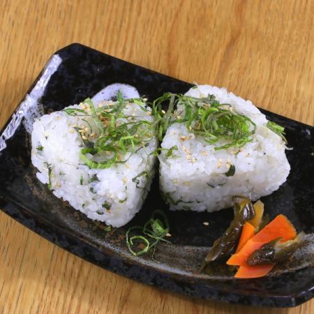벳푸 만 치리 멘 주먹밥과 구운 된장국 세트
