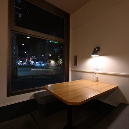 천천히 식사를 즐길 수있는 테이블 좌석을 준비하고 있습니다.BOX석도 준비하고 있습니다.