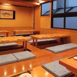 【フロア貸切：2F貸切20名様×3部屋（最大60名様）／1F貸切100名様】大規模宴会も安心。フロアを貸切ることで大人数でのお集まりにも対応しております。広々とした店内で飲み会をお楽しみいただけます。銀山町駅から徒歩3分と集合や解散に便利な立地のため、各種宴会に最適です！※100名様以上でのご利用はご相談ください