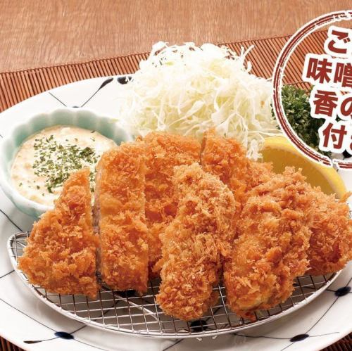 ロースかつとかきフライ定食(並)