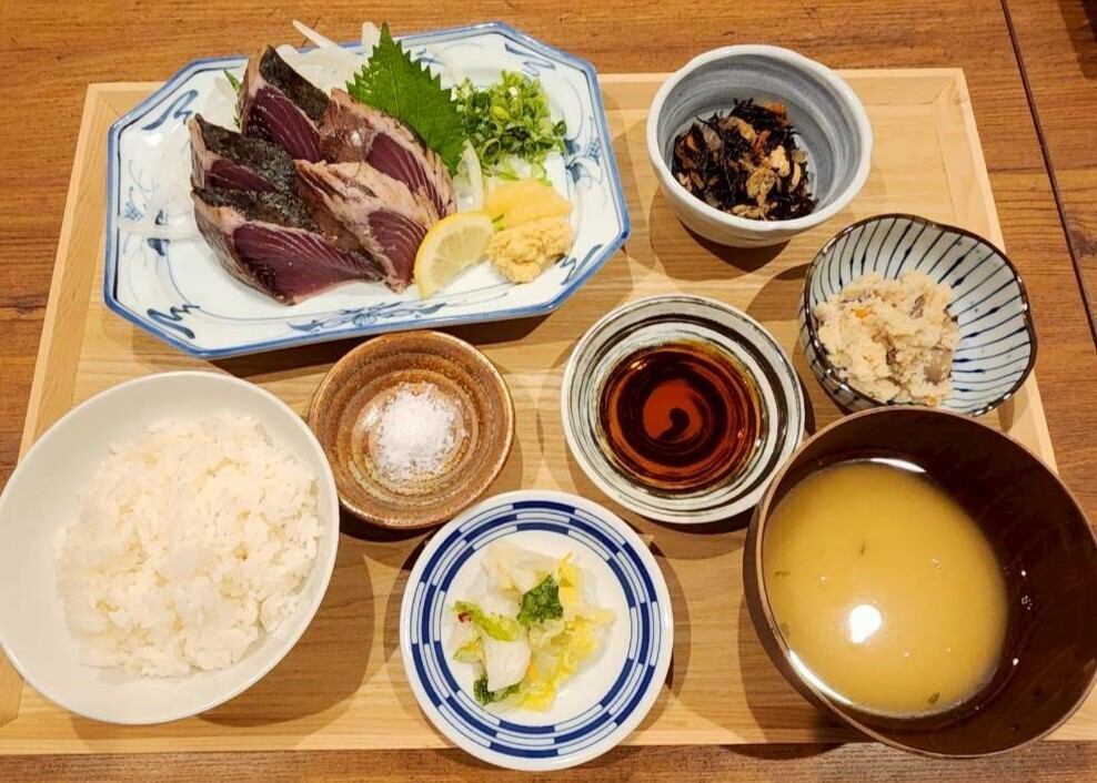 シャミネ鳥取にNEW OPEN☆本格的な藁焼き×お手軽ランチ☆