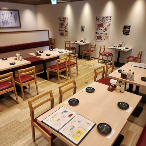 <p>【ディナー宴会もＯＫ】会社宴会やご友人との集まりにも♪最大60名様までご案内ＯＫ！宴会向けのコースもご用意しています♪2時間飲み放題付！絶品藁焼きとともにお酒で乾杯はいかがですか？50～60名様ご利用では、店内貸切もＯＫ！お気軽にご相談ください！</p>