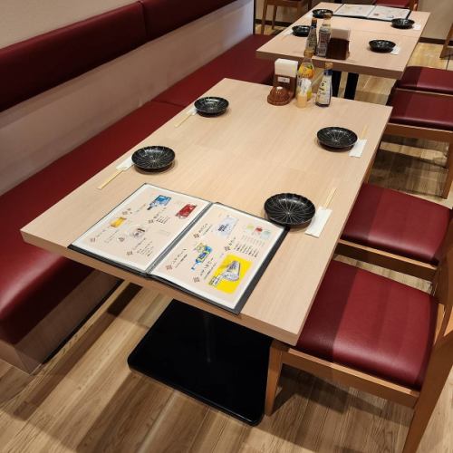 【～4名様】ご家族やご友人とのランチ＆ディナーに♪ソファータイプのお席も☆