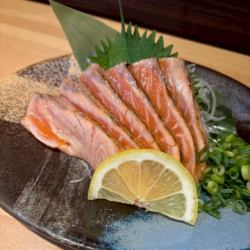 琴浦サーモンの藁焼き