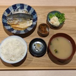 鯖の味噌煮定食