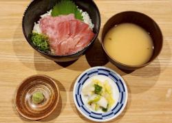 ネギトロとマグロ丼