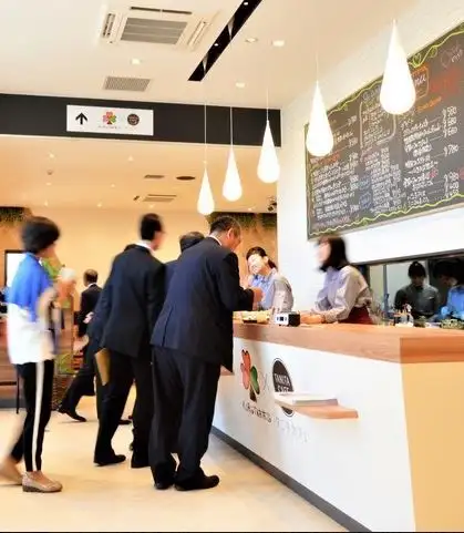 【仅限午餐】点午餐套餐即可获赠免费饮品!