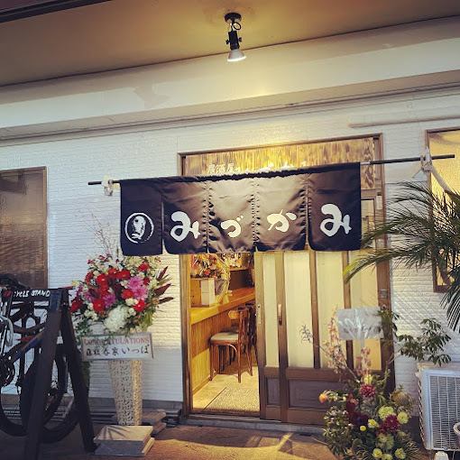 溢れ出す「美味い！」の声。豊富な手作り料理とお酒を楽しむアットホームな空間