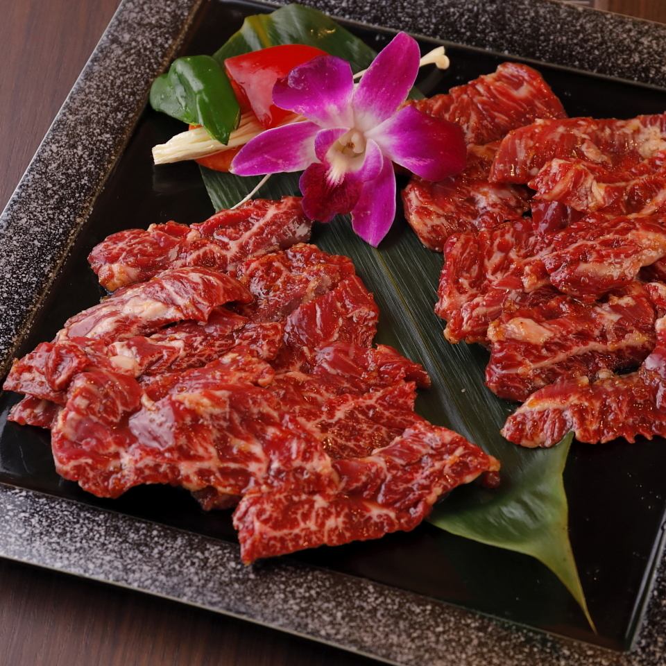 Enjoy the freshly baked Japanese black beef "Hitachi beef", which is a special product of Ibaraki prefecture.
