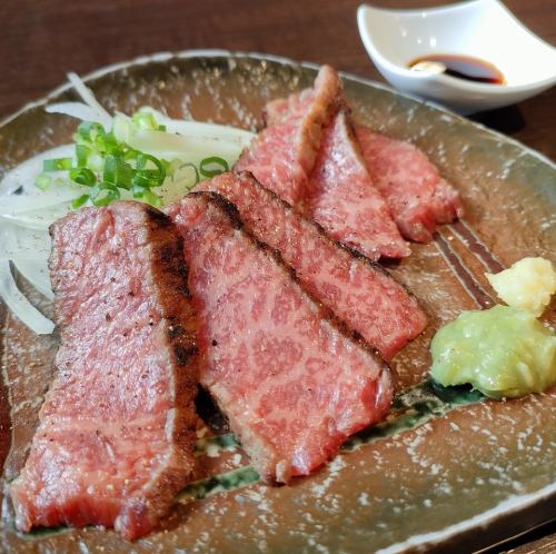 Grilled Wagyu beef sashimi