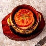 トマトとカマンベールのアヒージョ