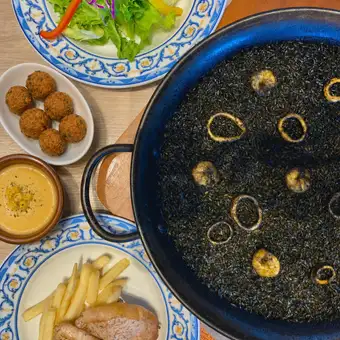 【僅限平日】尊享B套餐午餐，送一杯氣泡卡瓦酒。