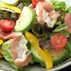 Italian salad with bacon and avocado