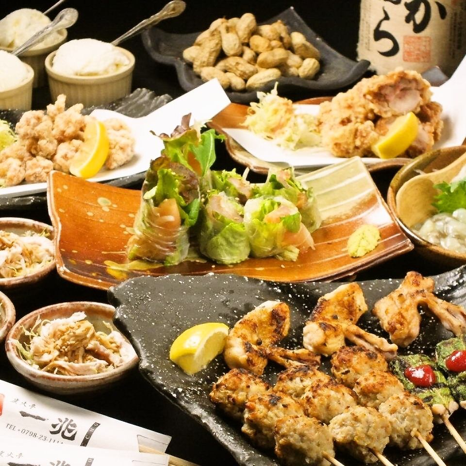 A shop with many gourmet repeaters! Yakitori, deep-fried skewers, and special shochu and sake are available.