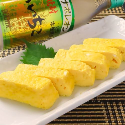 【ふわっふわっの食感！】店主こだわりの出汁巻き玉子880円（税込）