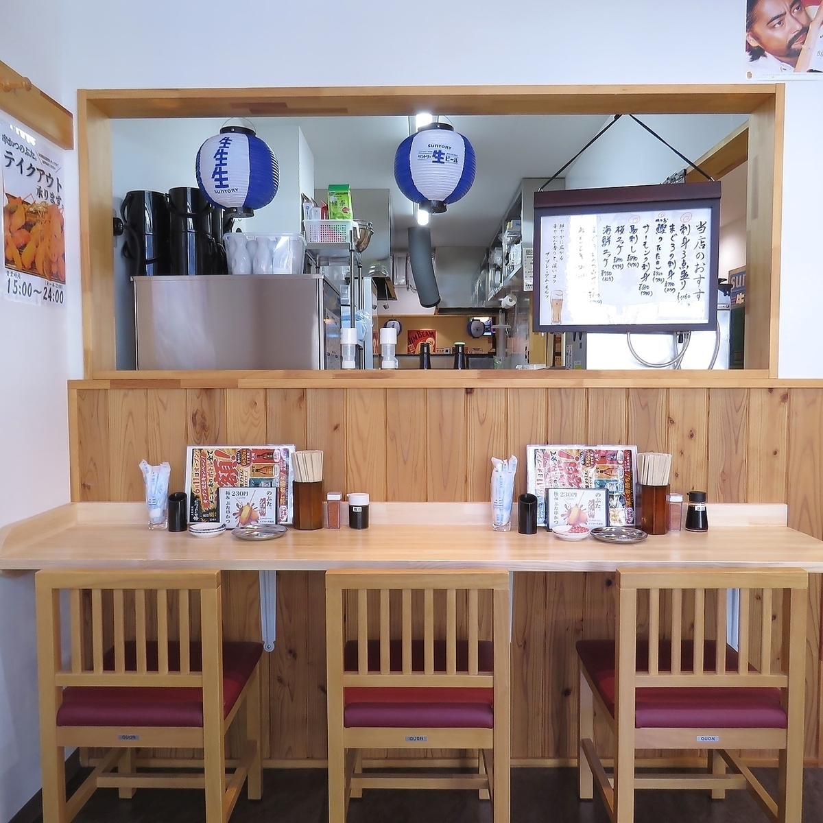 カウンター完備！居心地を重視したゆったりしたお席でお食事を♪