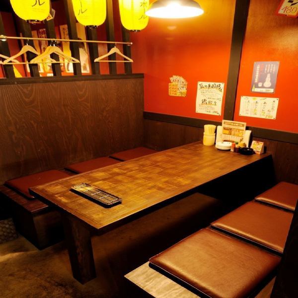There are 4 tables where you can sit up to 6 people ◎ Semi-private room seats perfect for banquets with a small number of people, such as the end of work, girls' meetings, and a little drinking party!