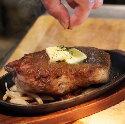 怒涛の塊肉!塊肉のポークステーキ